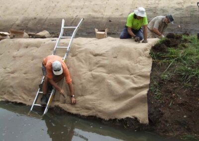 Barr St Park December 2007 Securing the jute matting